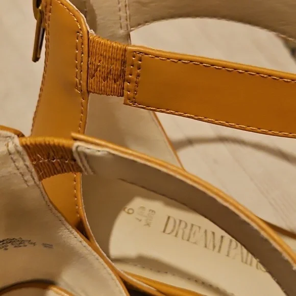 Dream Pairs Pointed Toe Tan Ankle Strap Shoes - Picture 6 of 11